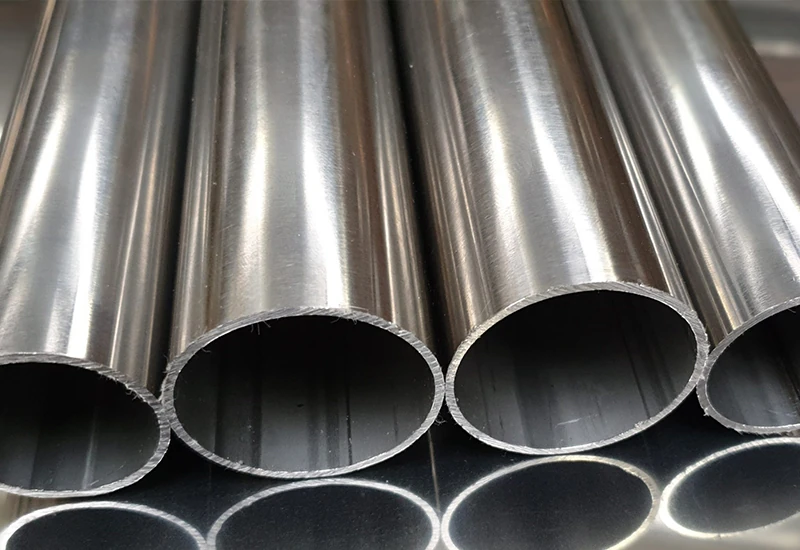 tube en acier inoxydable vue de face