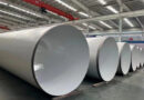 Close-up of several large-diameter Allland steel pipes with high-temperature resistant 3PP anti-corrosion coating in the factory